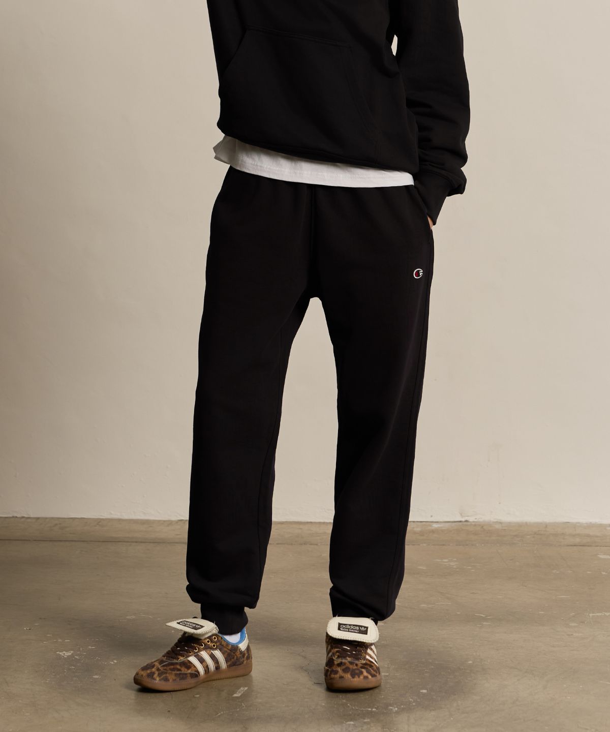 챔피온(CHAMPION) 베이직 조거 스웨트 팬츠 Black