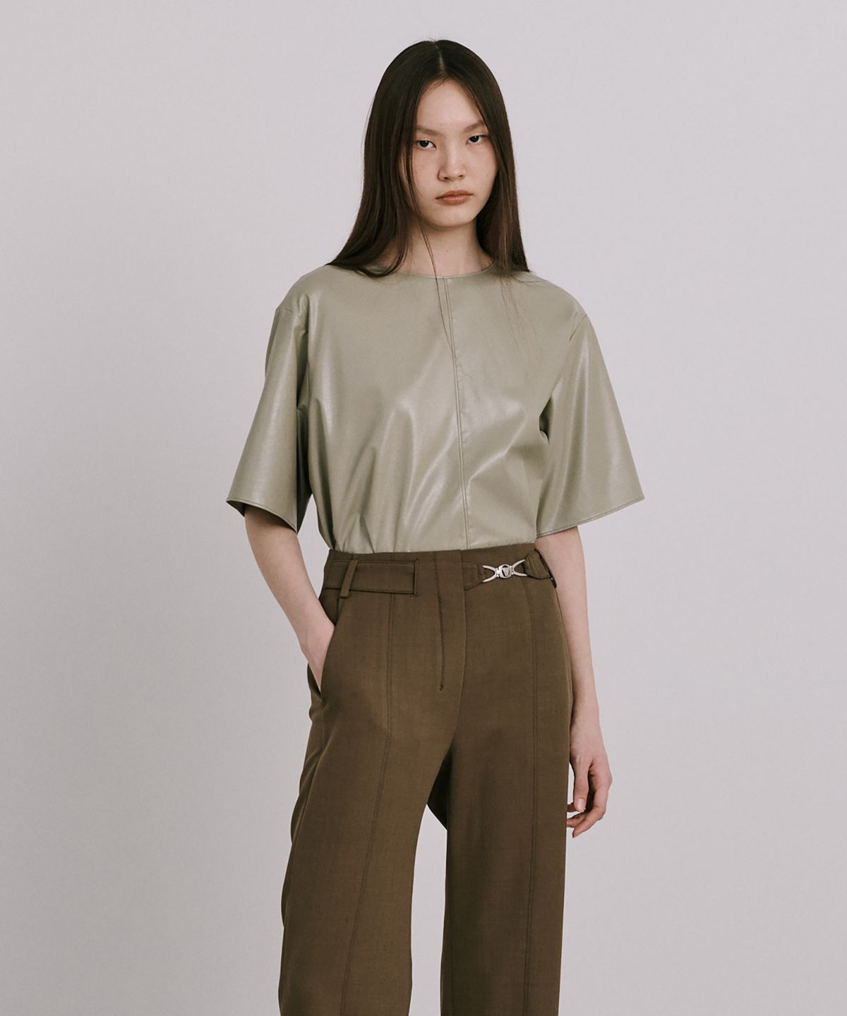 분더캄머(WNDERKAMMER) Fake Leather Top_Khaki( 페이크레더탑_카키)