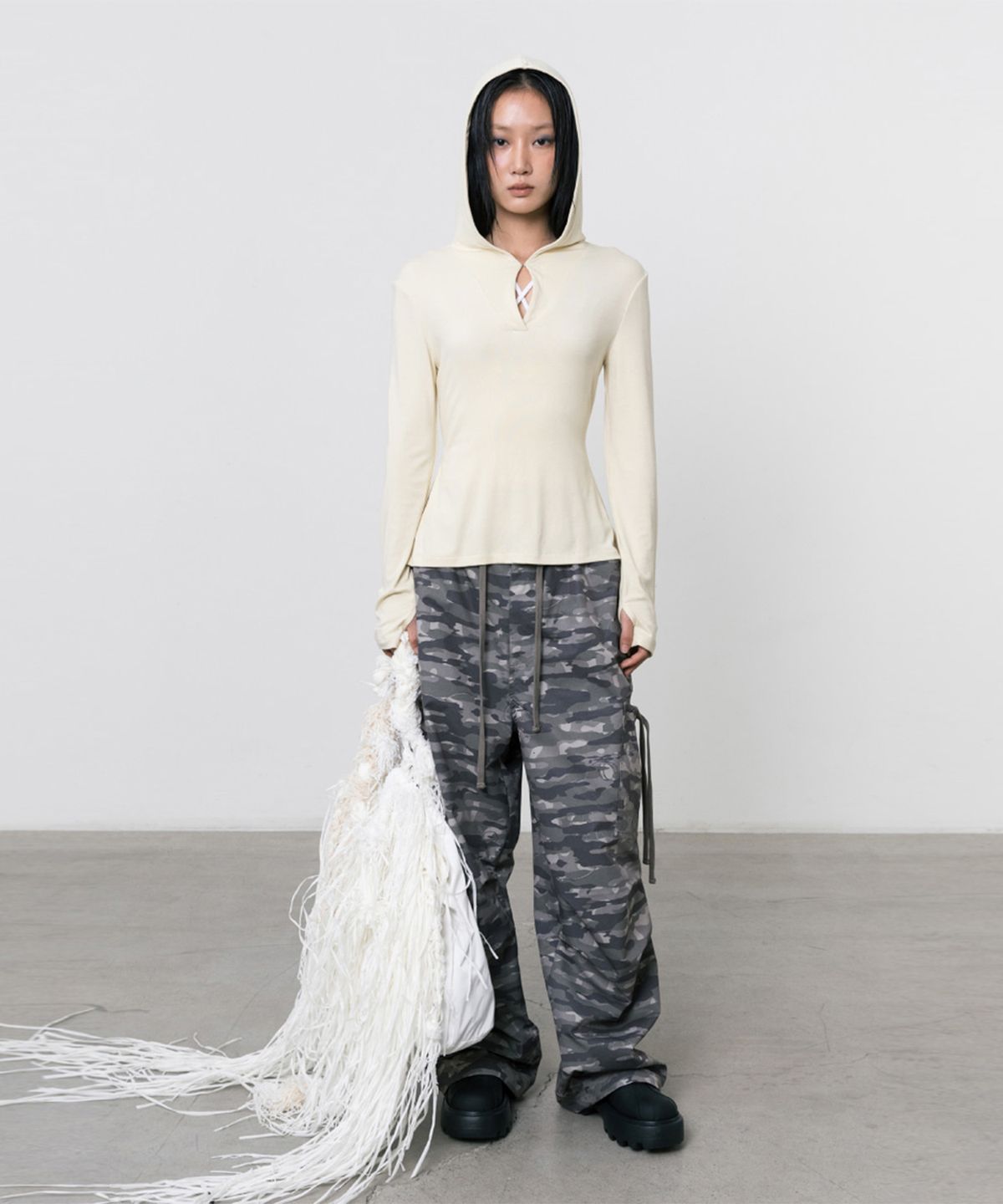 쓰리투에이티(THREE TO EIGHTY) PARACHUTE CARGO PANTS KHAKI
