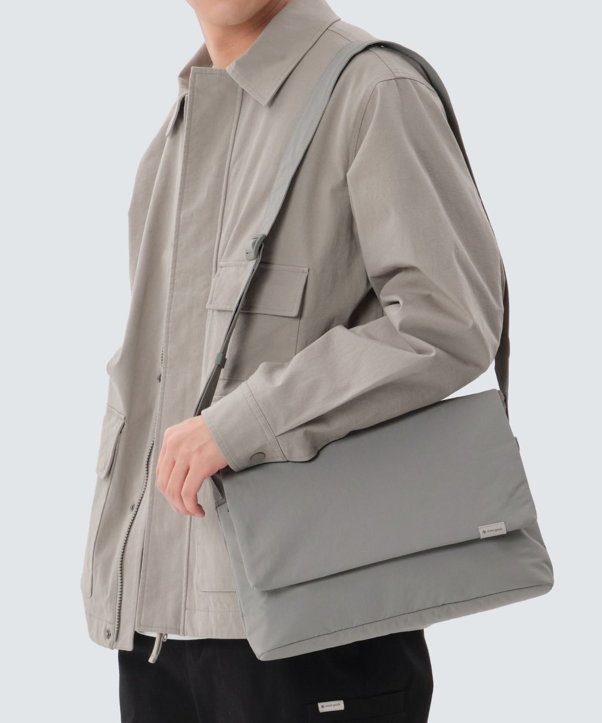 스노우피크 어패럴(SNOWPEAK APPAREL) 캠플 미디움 크로스백 (S25ZUCCB18) Light Khaki