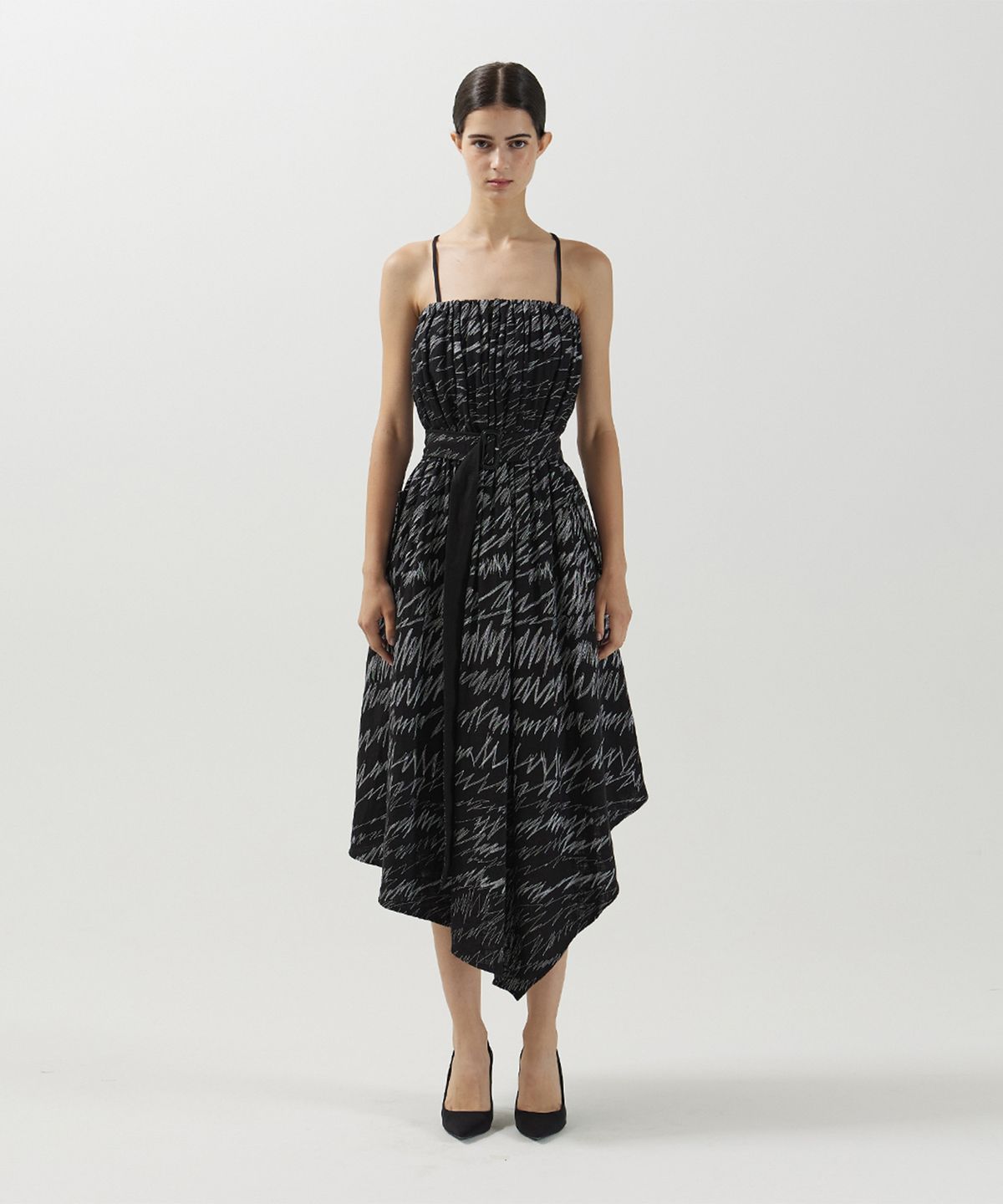 므아므(MMAM) Stitch strap pleated dress