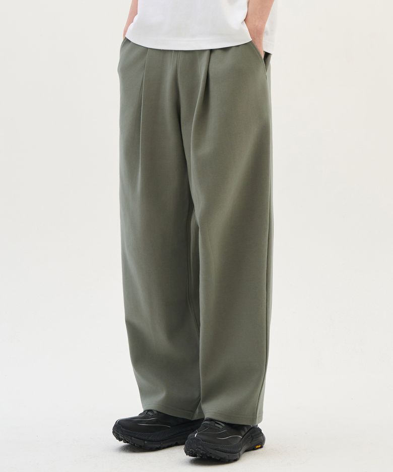 Deep One Tuck Sweat Pants [Sage Green]