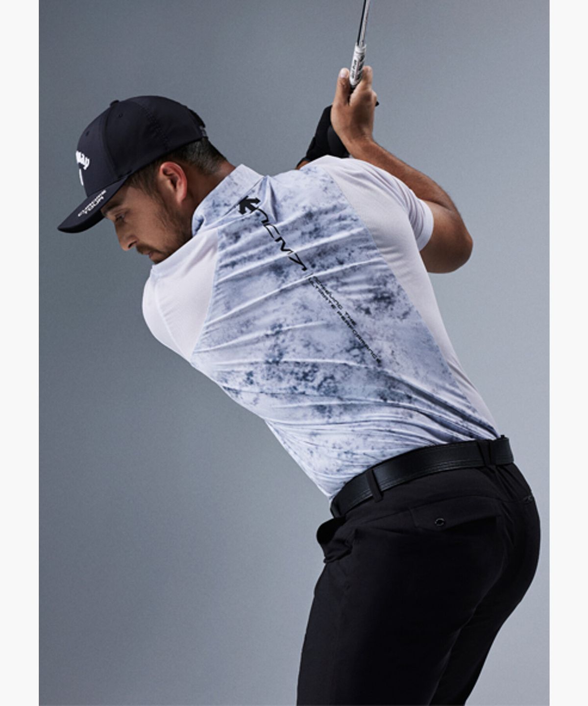 데상트 골프(DESCENTE GOLF) 아크먼트(ACMT) 남성 소재 MIX 반팔 티셔츠 (DQ22MFTS44)