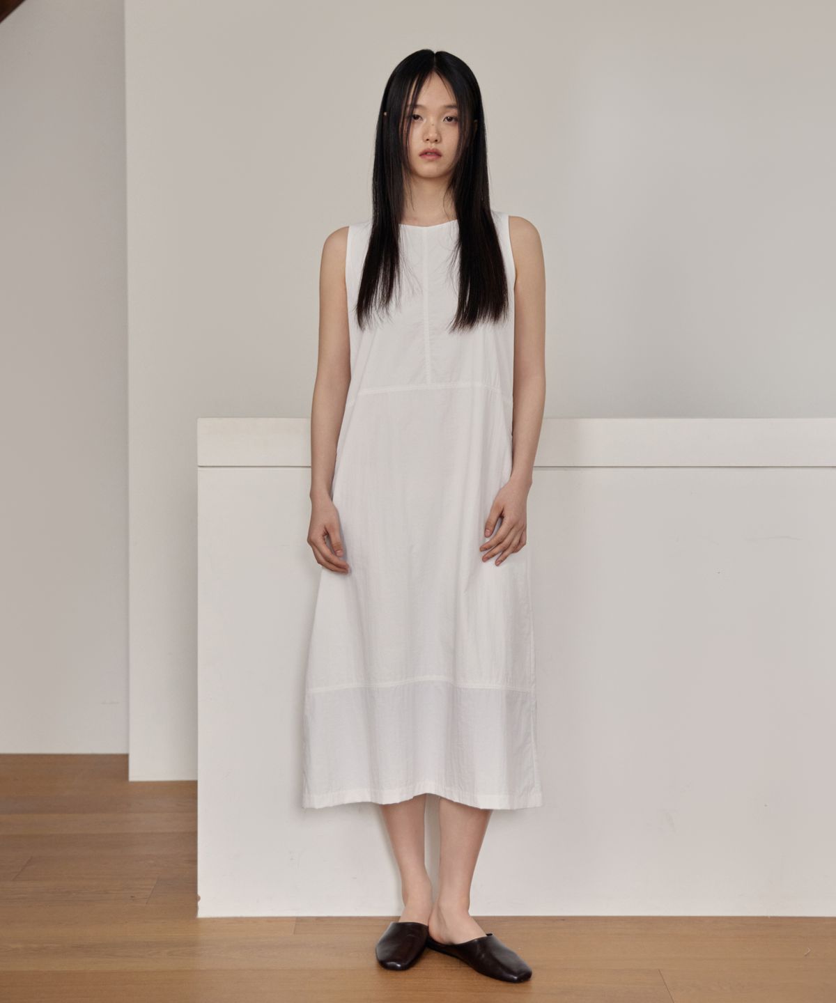 38컴온커먼(38COMEONCOMMON) Relaxed Sleeveless Dress (White)