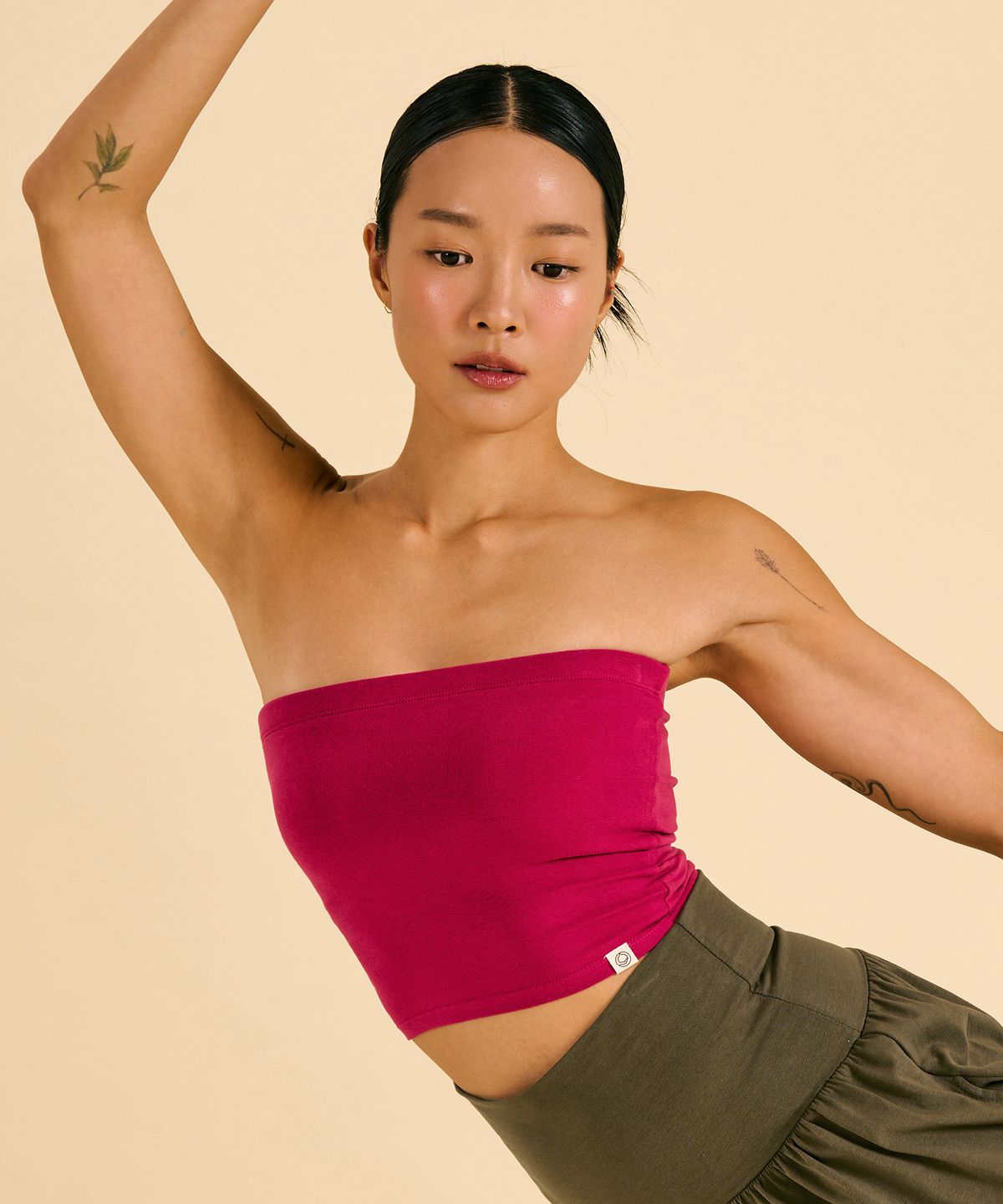 디야니(DHYANI) Namaste long tube top (Red)