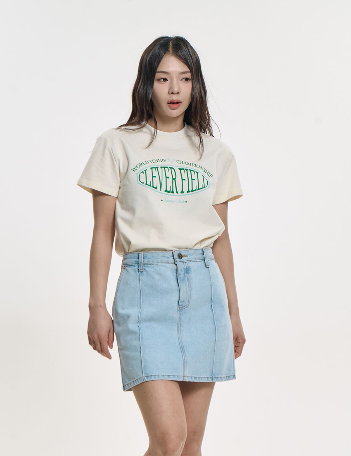 클레버필드(CLEVER FIELD) 시그니처 엠블럼 크롭 티셔츠 [크림]