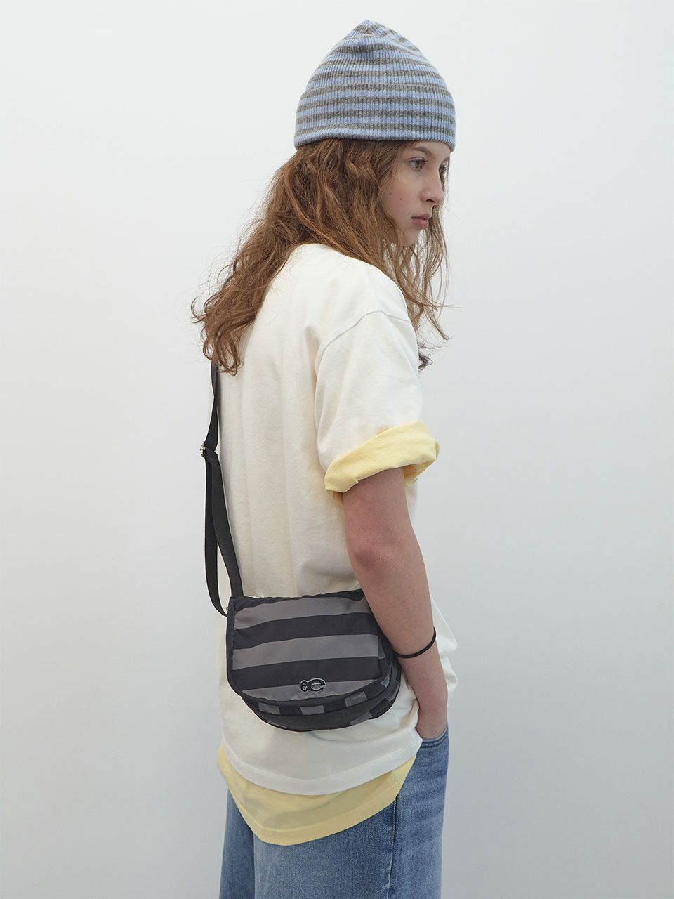 MUSINSA | ENZO BLUES Striped Crossbody Bag (Black)