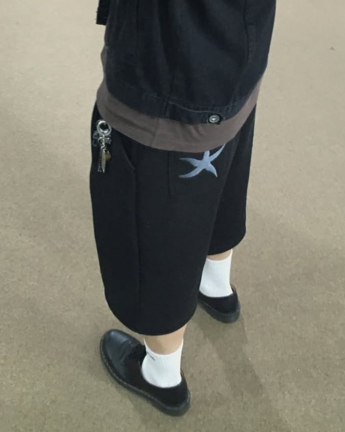 더콜디스트모먼트(THE COLDEST MOMENT) TCM back logo half sweat pants (black)