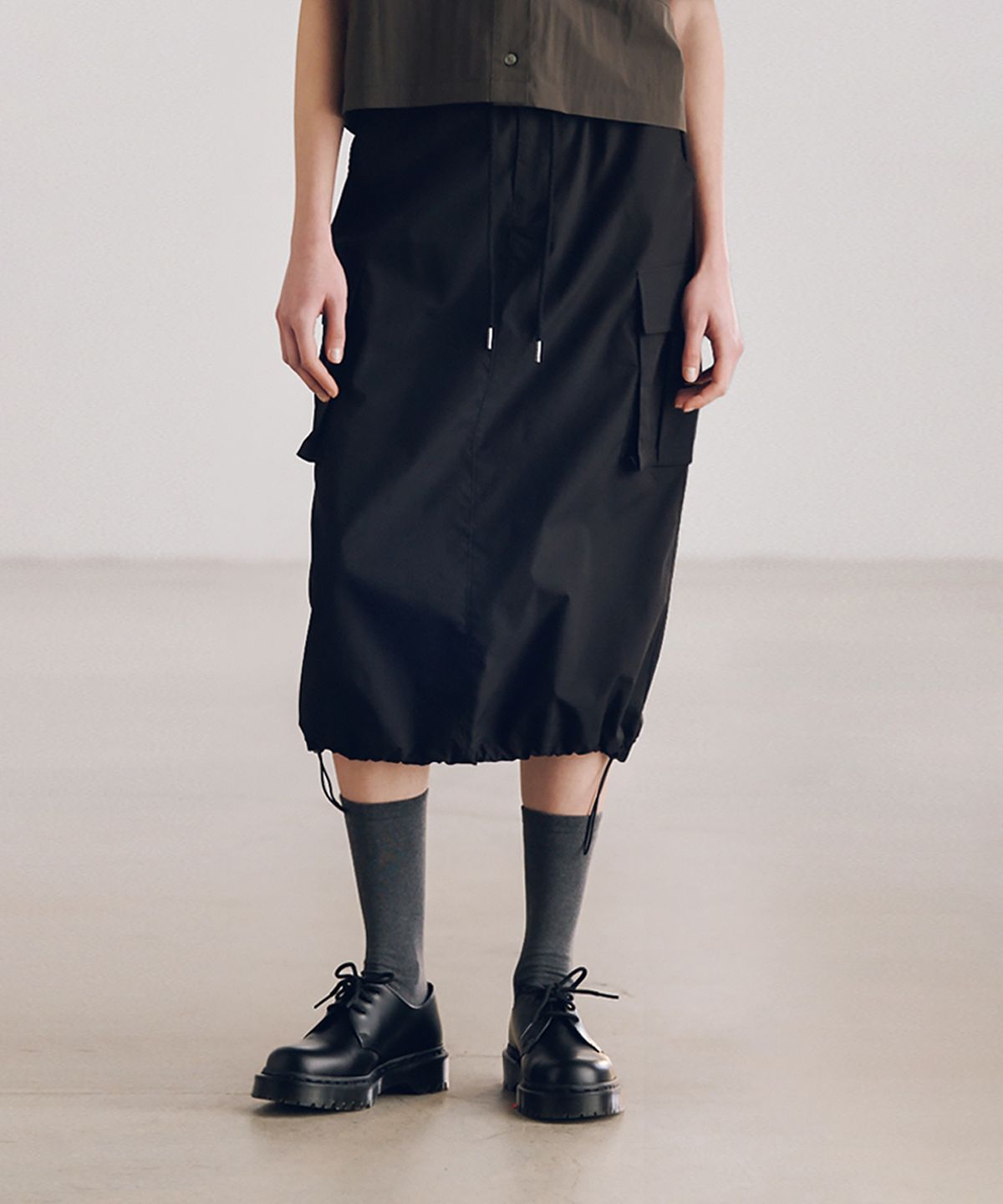 더 새터데이 이브닝 포스트(THE SATURDAY EVENING POST) Parachute Skirt_Black
