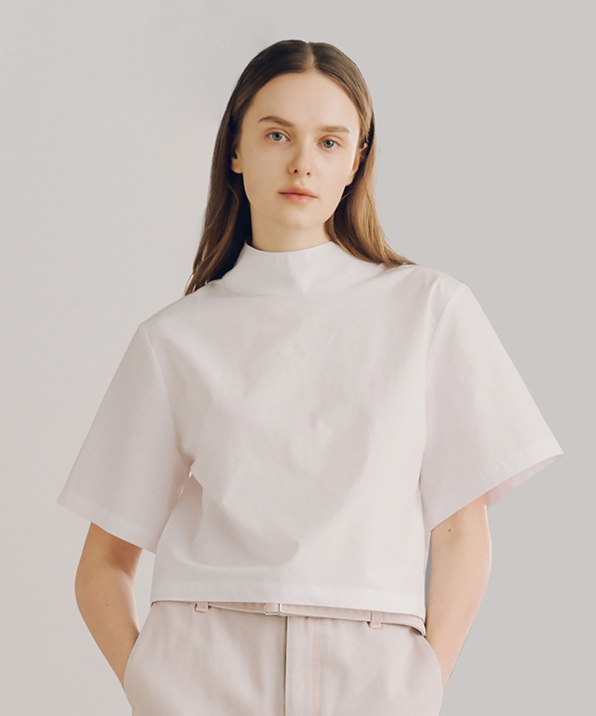 더 새터데이 이브닝 포스트(THE SATURDAY EVENING POST) High Neck Crop Shirts_White