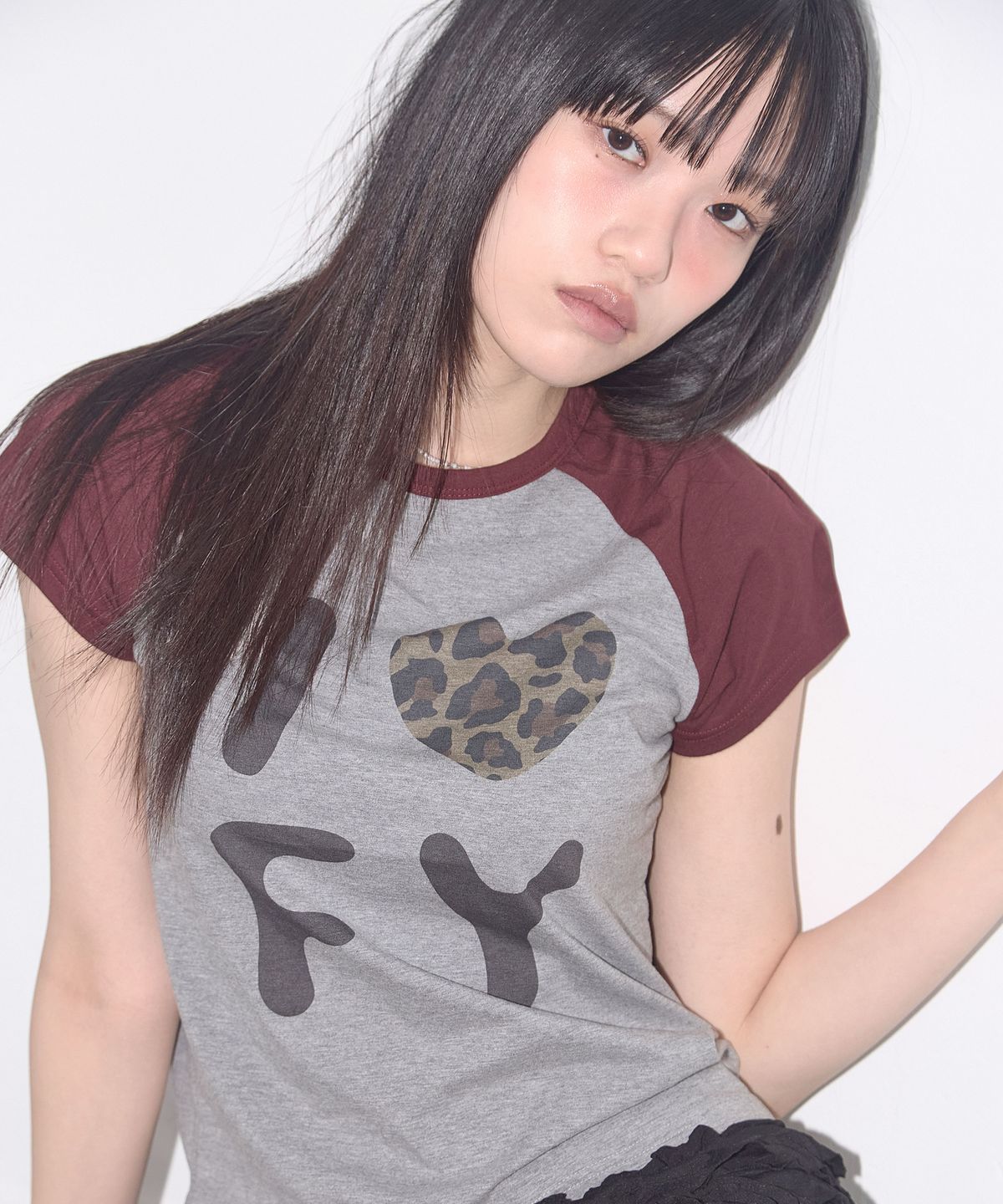 팬시클럽(FANCY CLUB) 아이 러브 FY 티 (GRAY) F25QB102