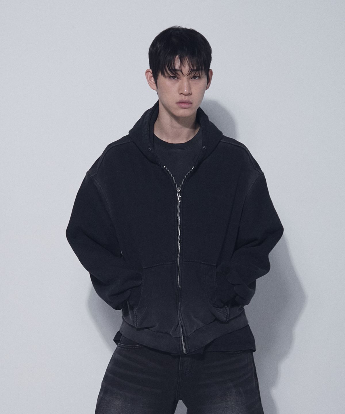 비엘알(BLR) Damaged Dyeing Raw Cut Washing Sweat Hoodie Zip-Up