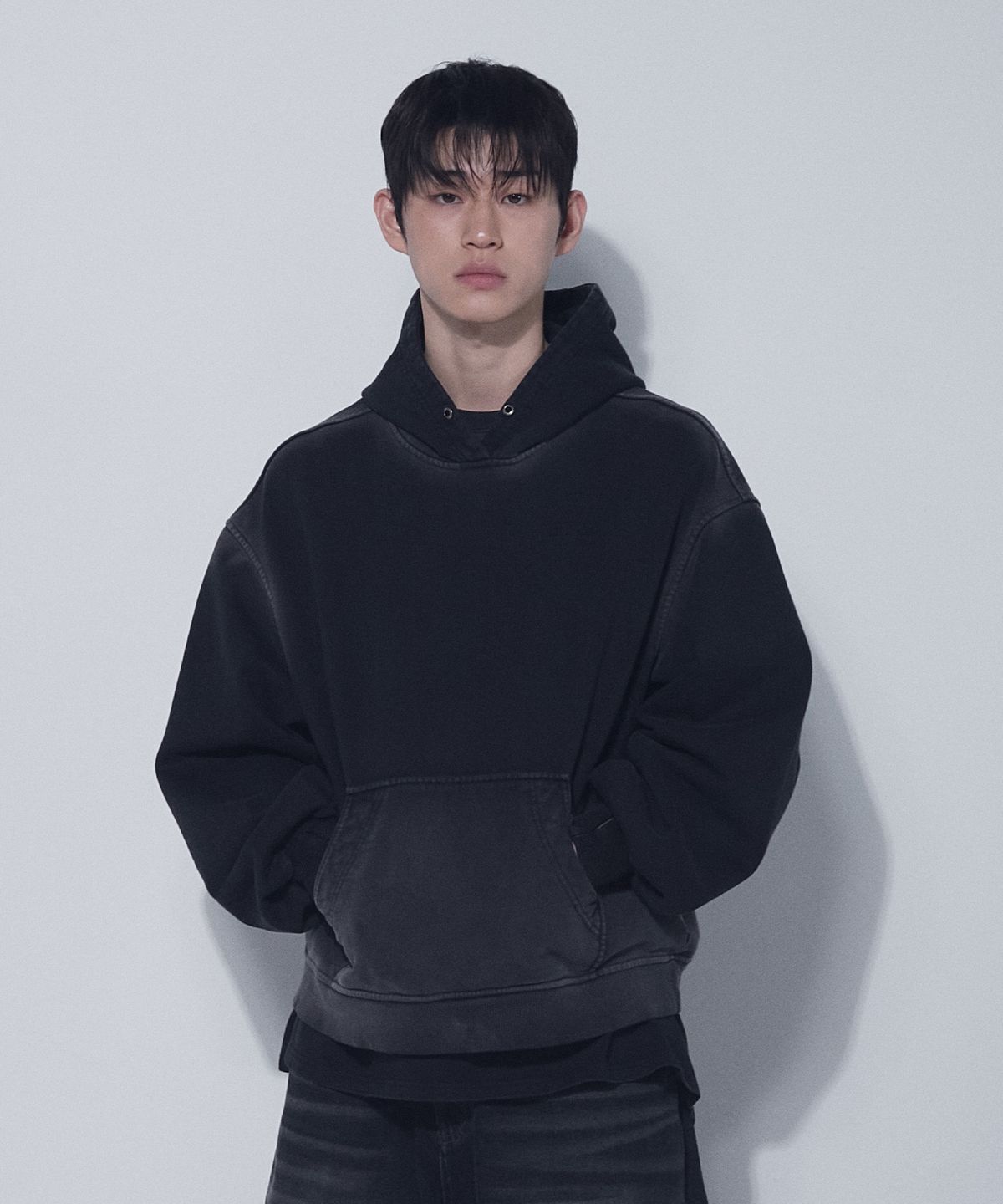 비엘알(BLR) Damaged Dyeing Raw Cut Washing Sweat Hoodie