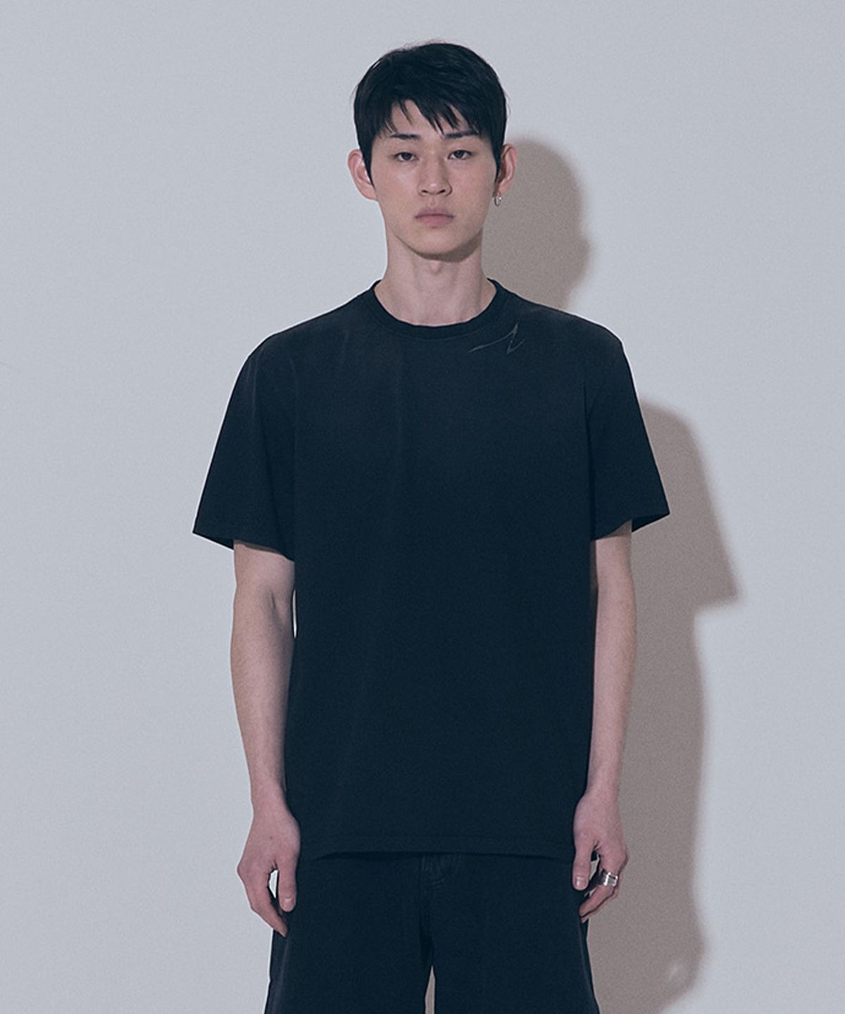 비엘알(BLR) Raw Cut Square Patched Washing T-shrits (Regular-fit)