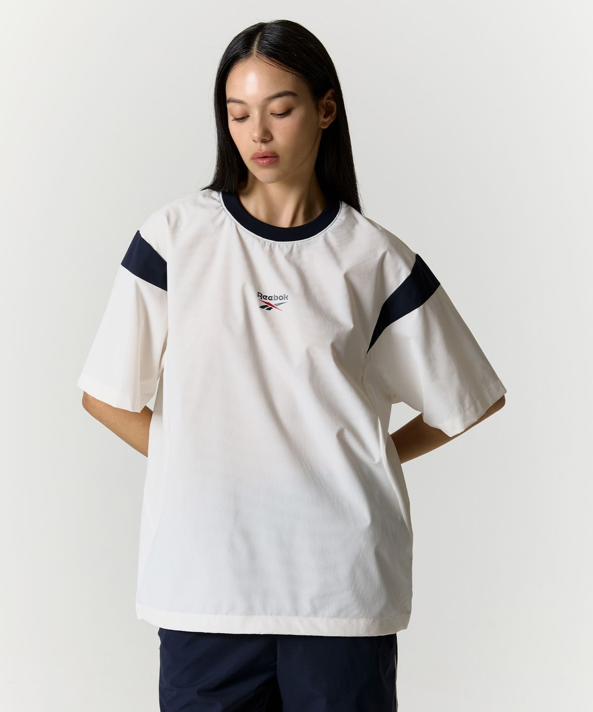 리복(REEBOK) 리바이벌 스트레치 반팔 피스테 - 화이트
