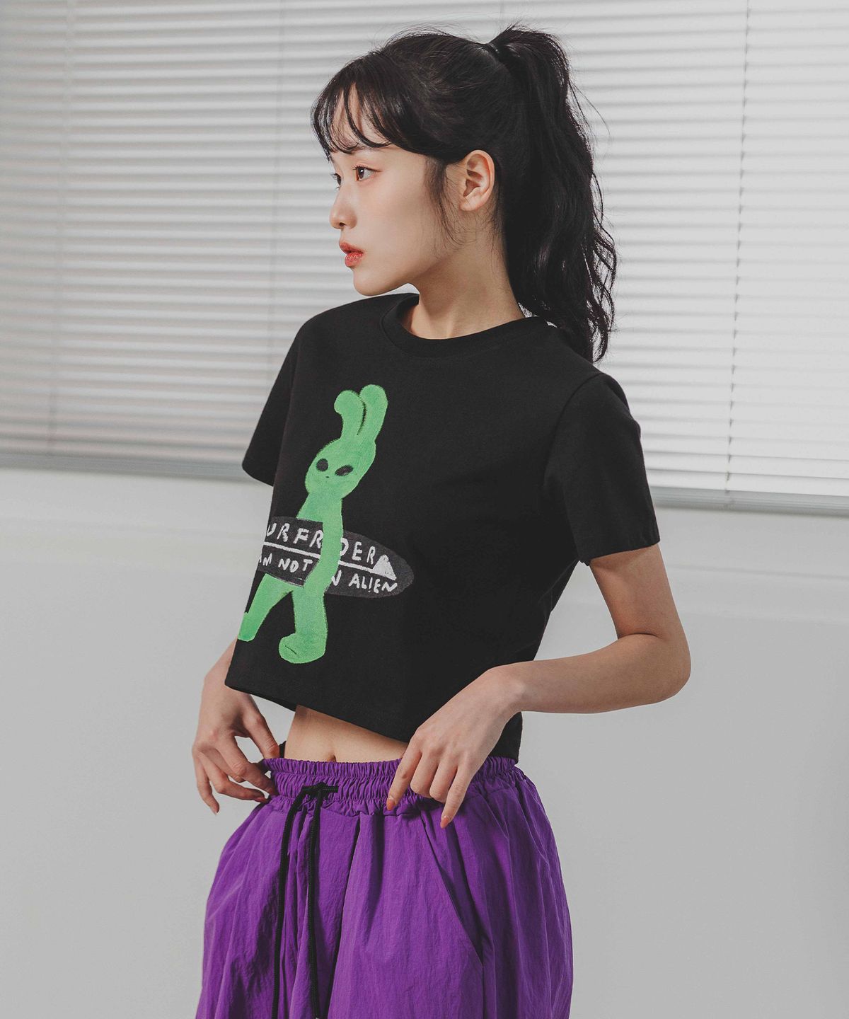 앨빈클로(ALVINCLO) 래빌리언 크롭 반팔티 AST4721 (2 COLOR)