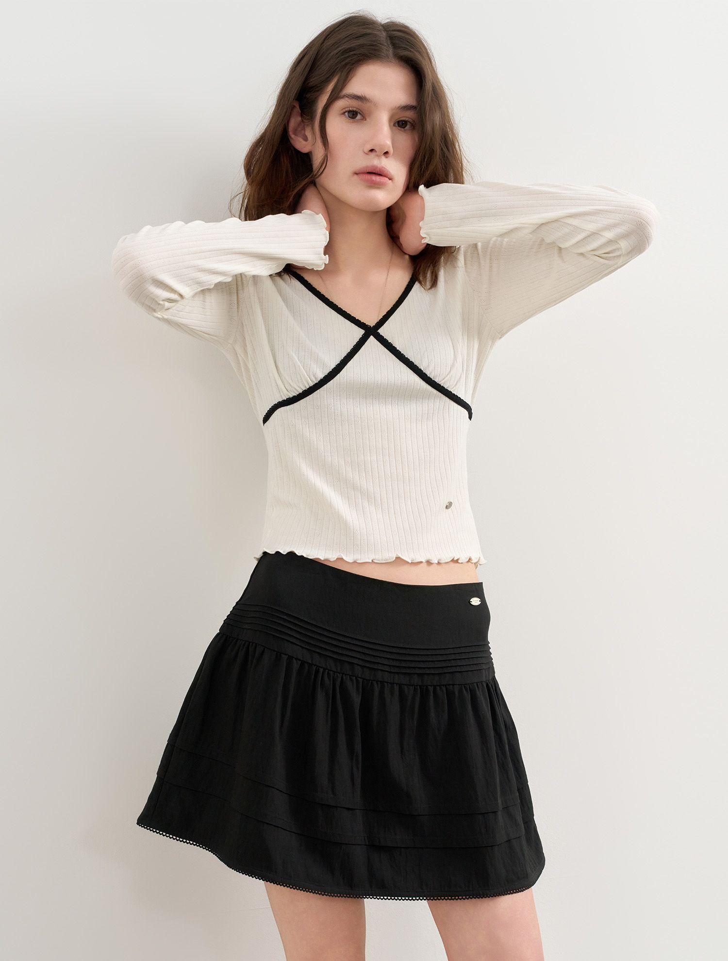 ★GENERAL IDEA★ Color Block Eyelet V-Neck T-Shirt APPLE MIN MUSINSA | GENERAL IDEA Color Block Eyelet V-Neck T-Shirt