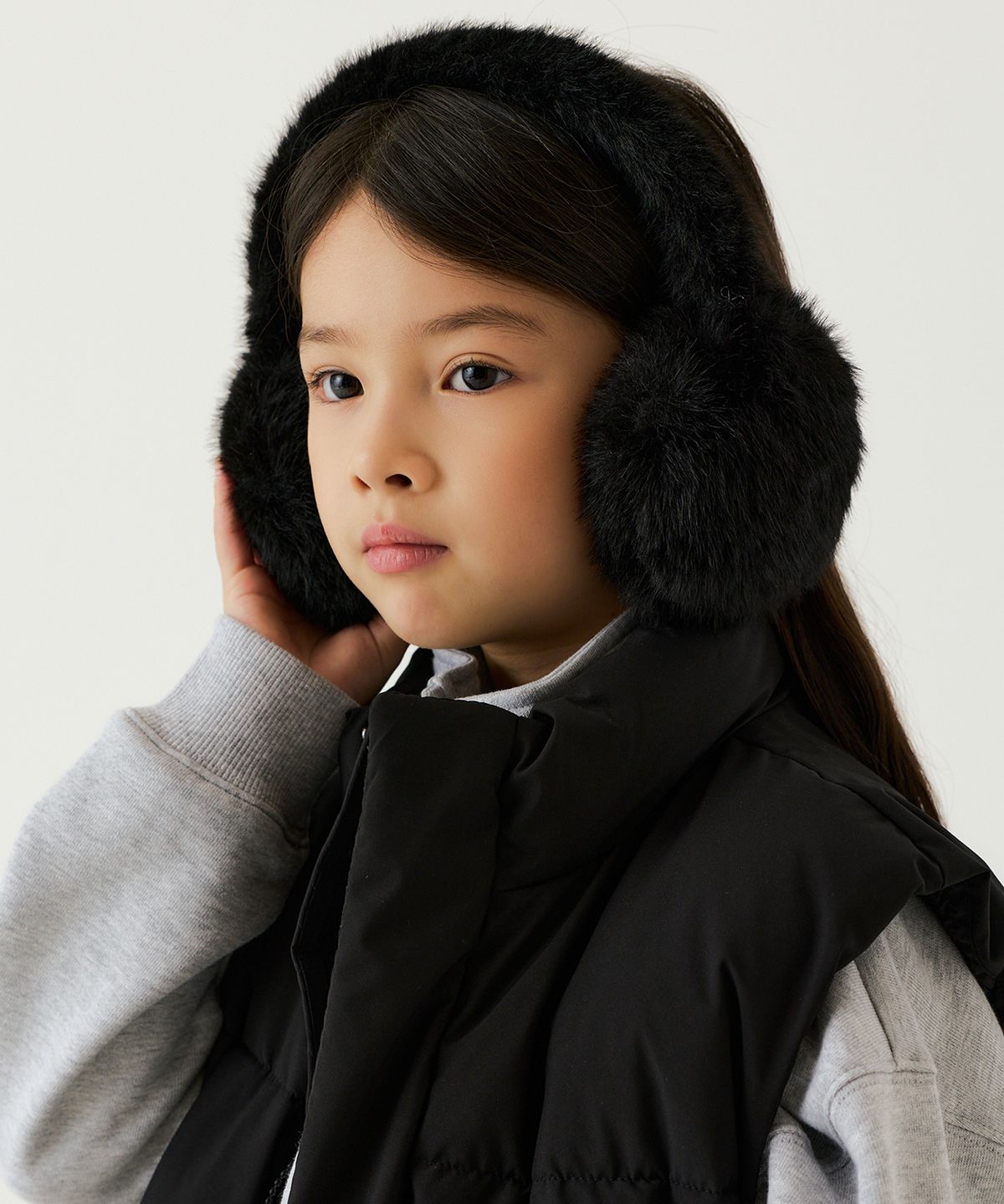 무신사 스탠다드 키즈(MUSINSA STANDARD KIDS) 페이크 퍼 이어 머프 [블랙]