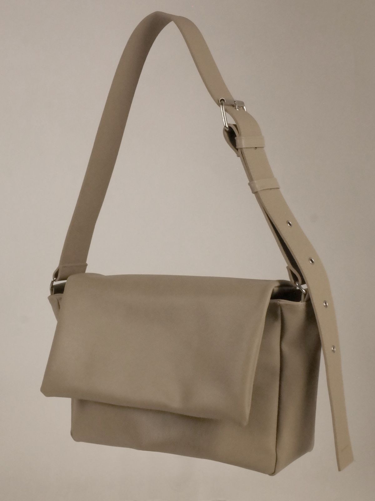 밋맷밋(MEETMETMEET) punch rectangle camel