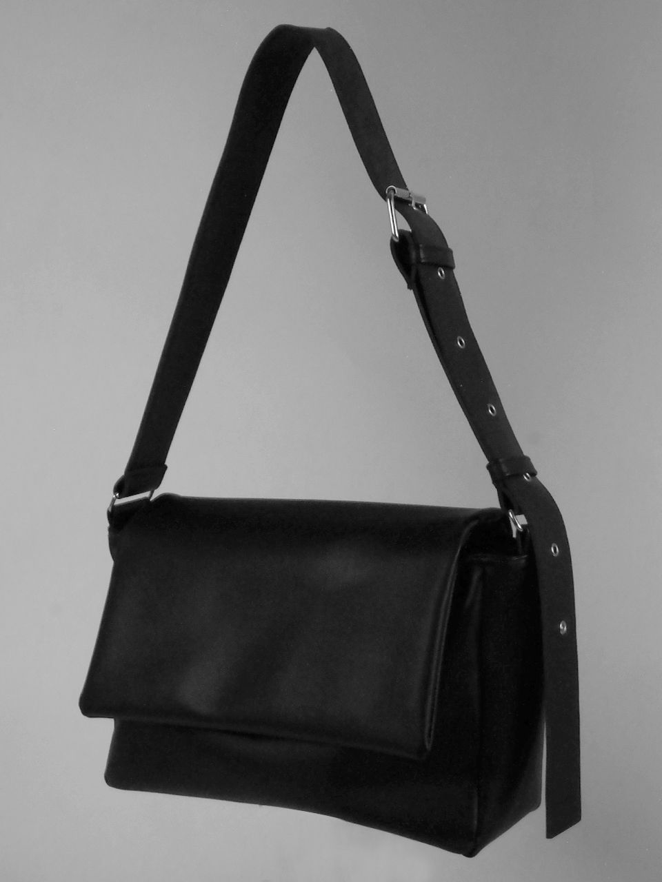 Shop Bags at MUSINSA