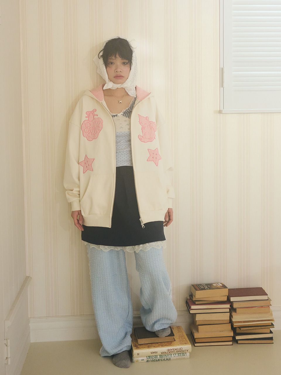 SHAKIRI　KIRING CHECK PATCH HOODIE MUSINSA | SHAKIRI Keyring Check Patch Hoodie (Cream)