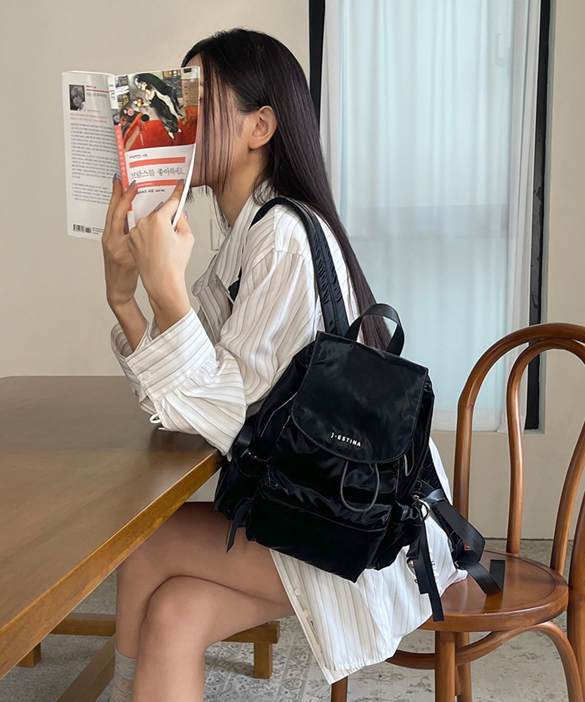 제이에스티나(JESTINA) BALLO SM플랩백팩 BK (JHNEHB5BS129BK260)