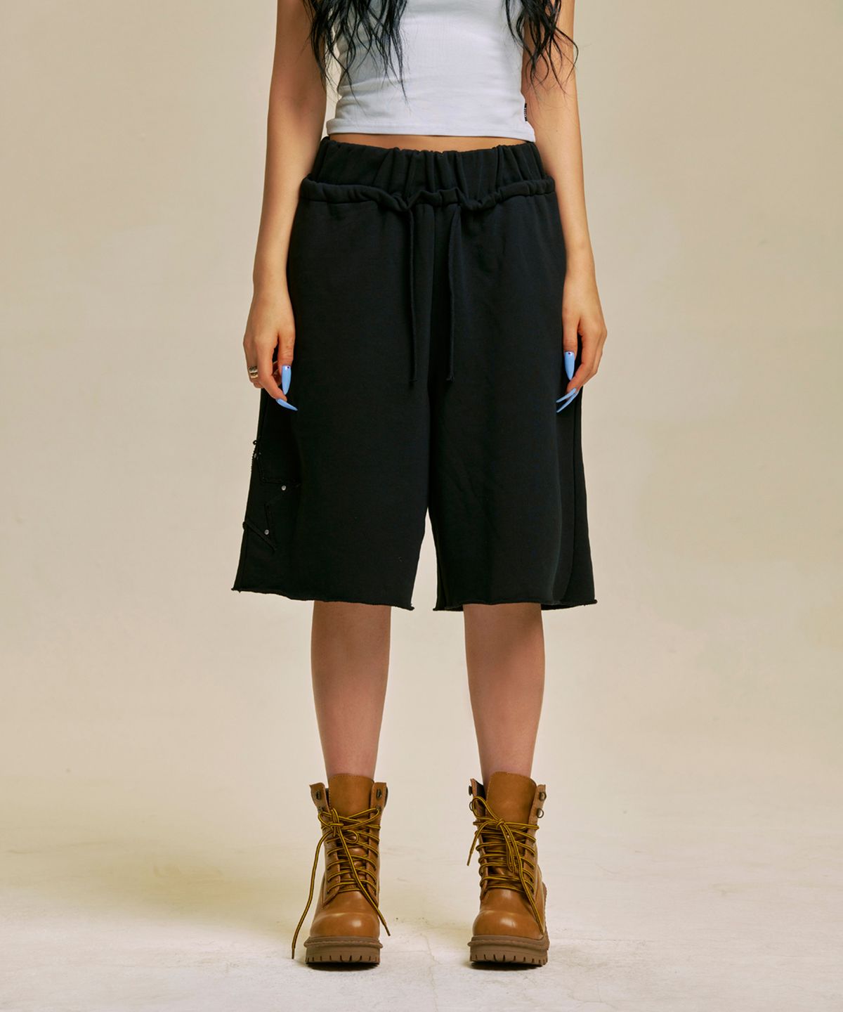길라아카이브(GILAARCHIVE) STAR PATCH BERMUDA SWEAT SHORTS_BK