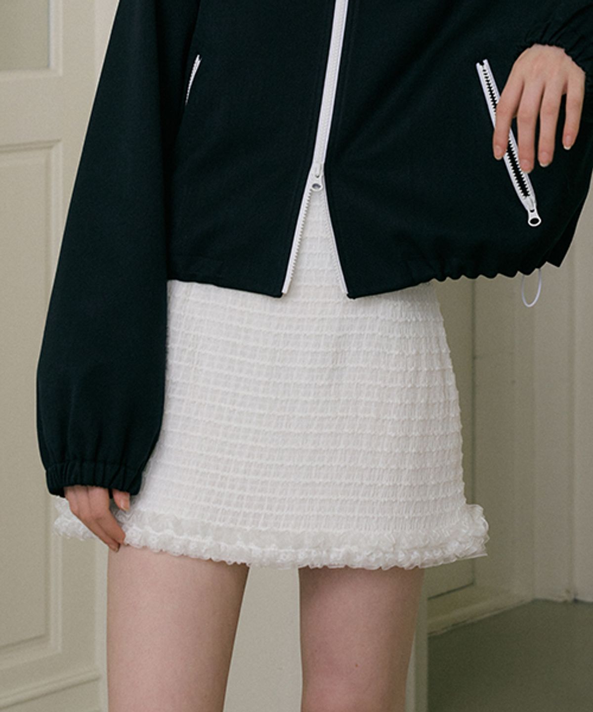 모어댄라이크(MORE THAN LIKE) LACE A-LINE SKIRT - WHITE