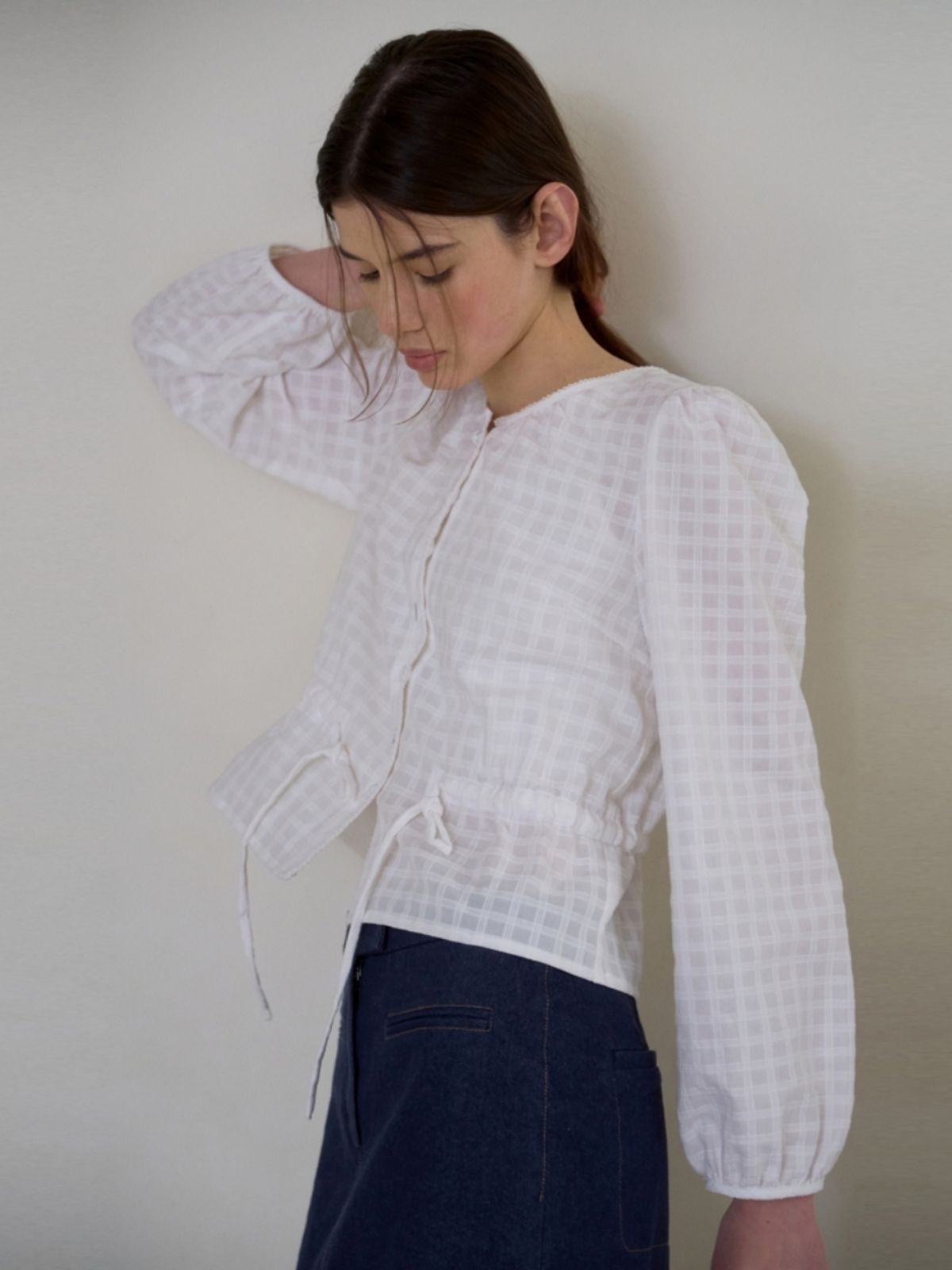어나우트(UNNOUT) PICOT RACE CHECK BLOUSE WHITE