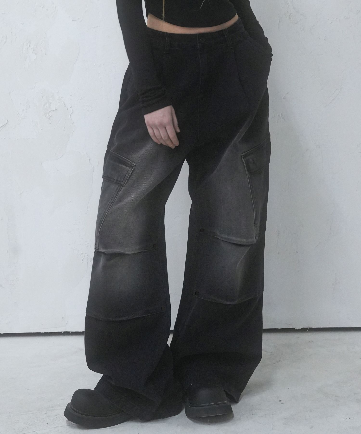 MUSINSA公式 | AVANDRESS Side Big Cargo Pants COTTON BLACK