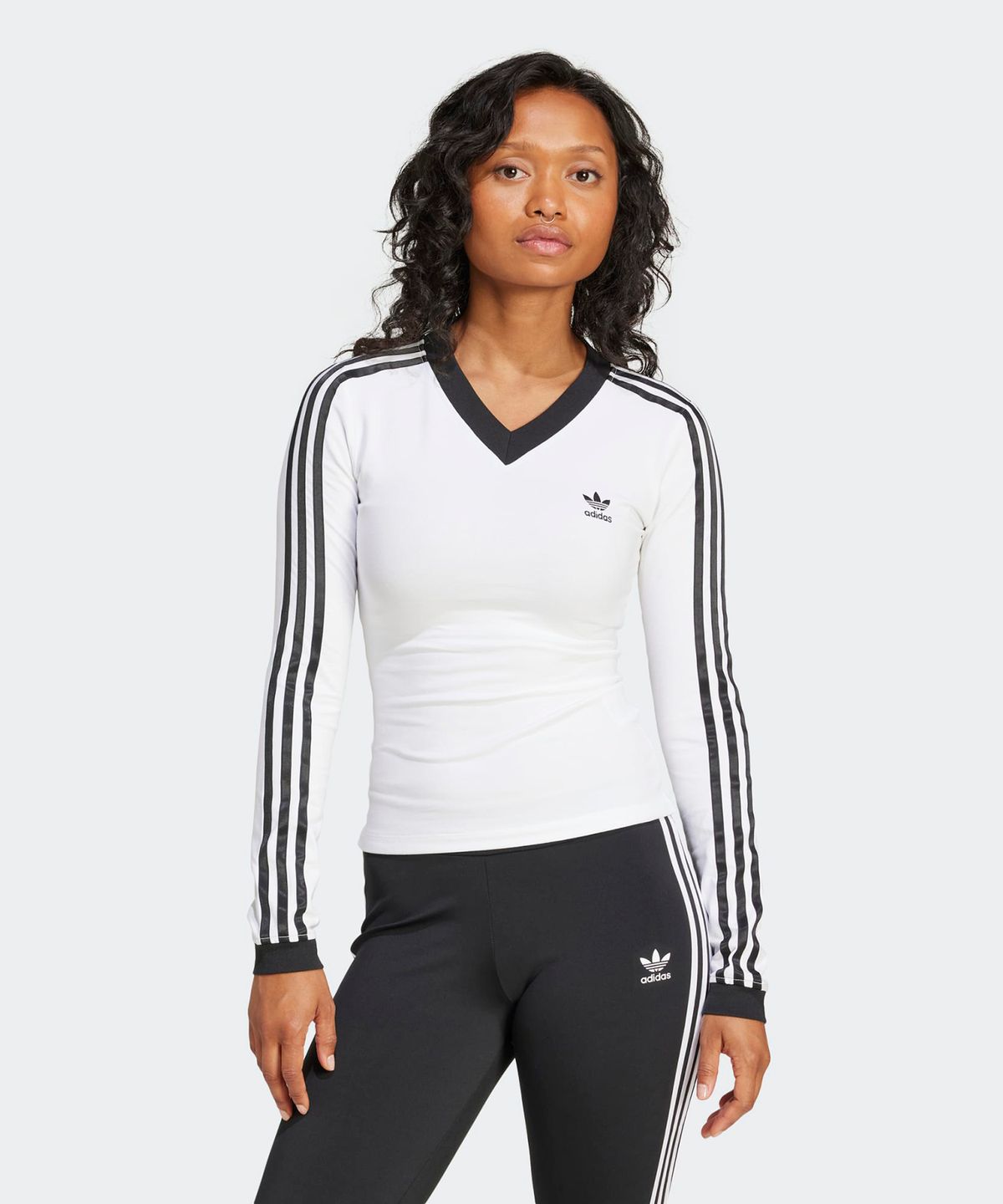 아디다스(ADIDAS) 브이넥 긴팔 셔츠 - 화이트 / JC8154