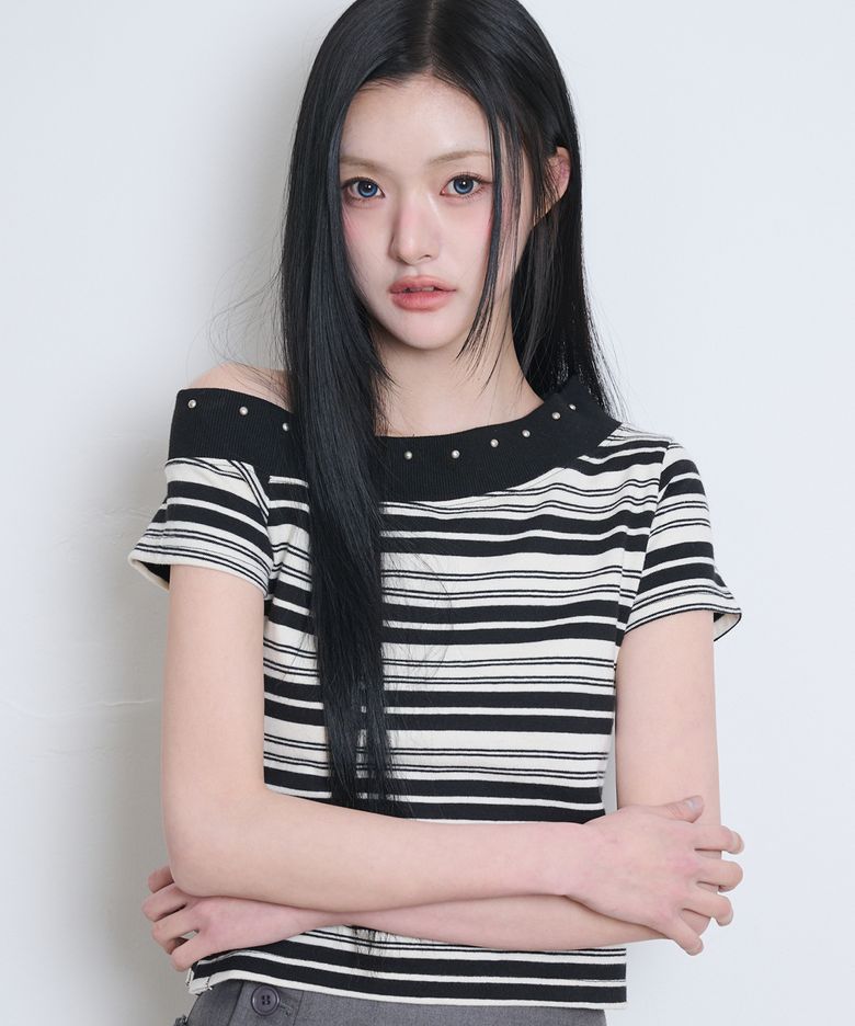 원숄더 스터드 스트라이프 탑 블랙 아이보리