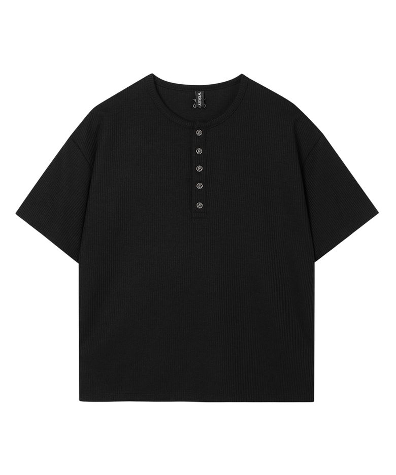 W metal button henley neck knit black