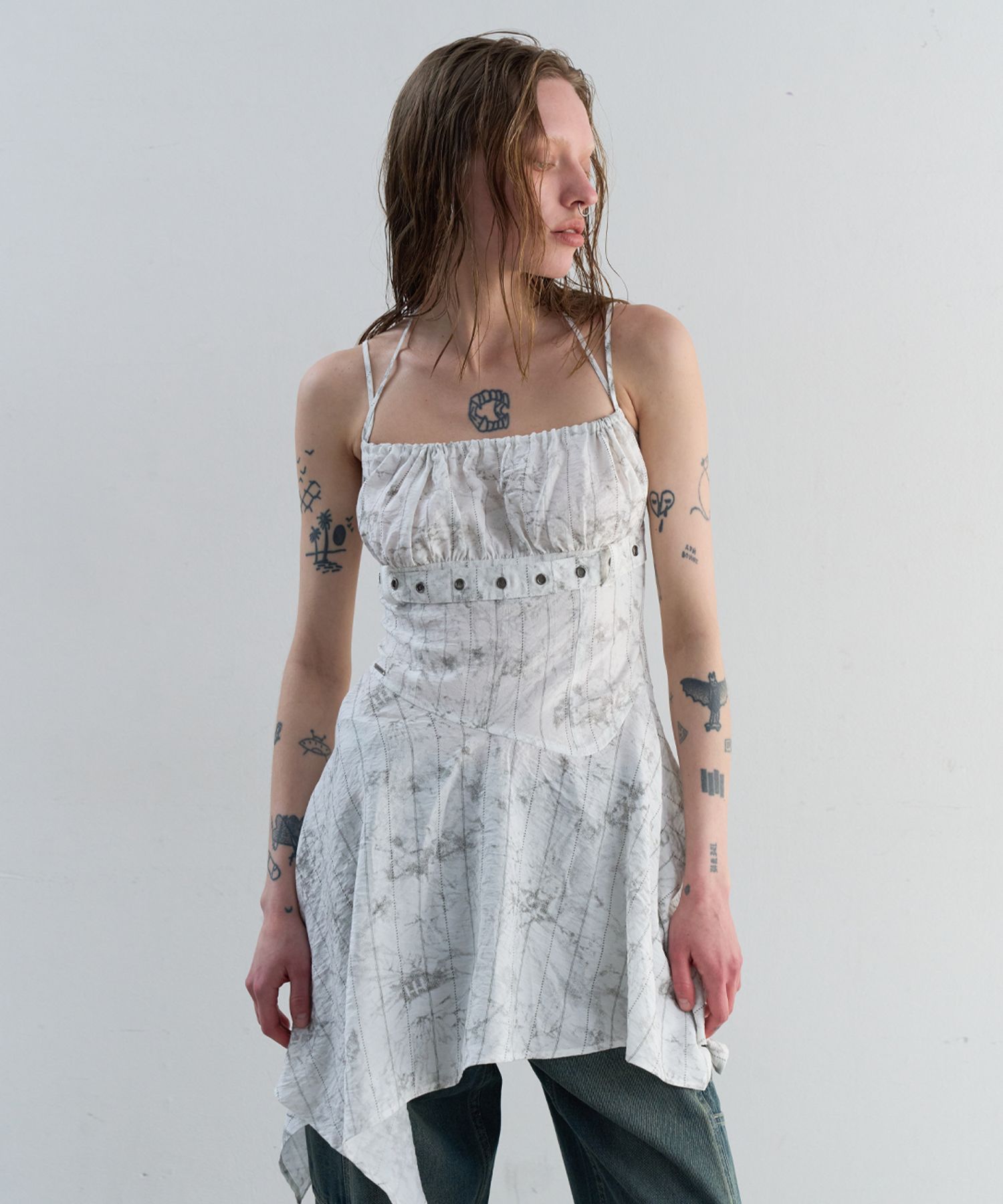 韓国人気【ORDINARY HOLIDAY】VINTAGE FLARE DRESS グレー MUSINSA | ORDINARY HOLIDAY FLARE SLEEVELESS MINI DRESS [GRAY]