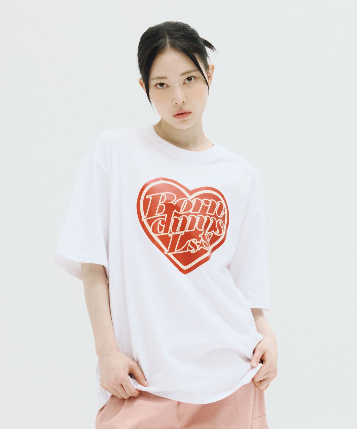 본챔스(BORN CHAMPS) [2 COLORS] HEART CHIP 오버핏 반팔티셔츠 B25ST40
