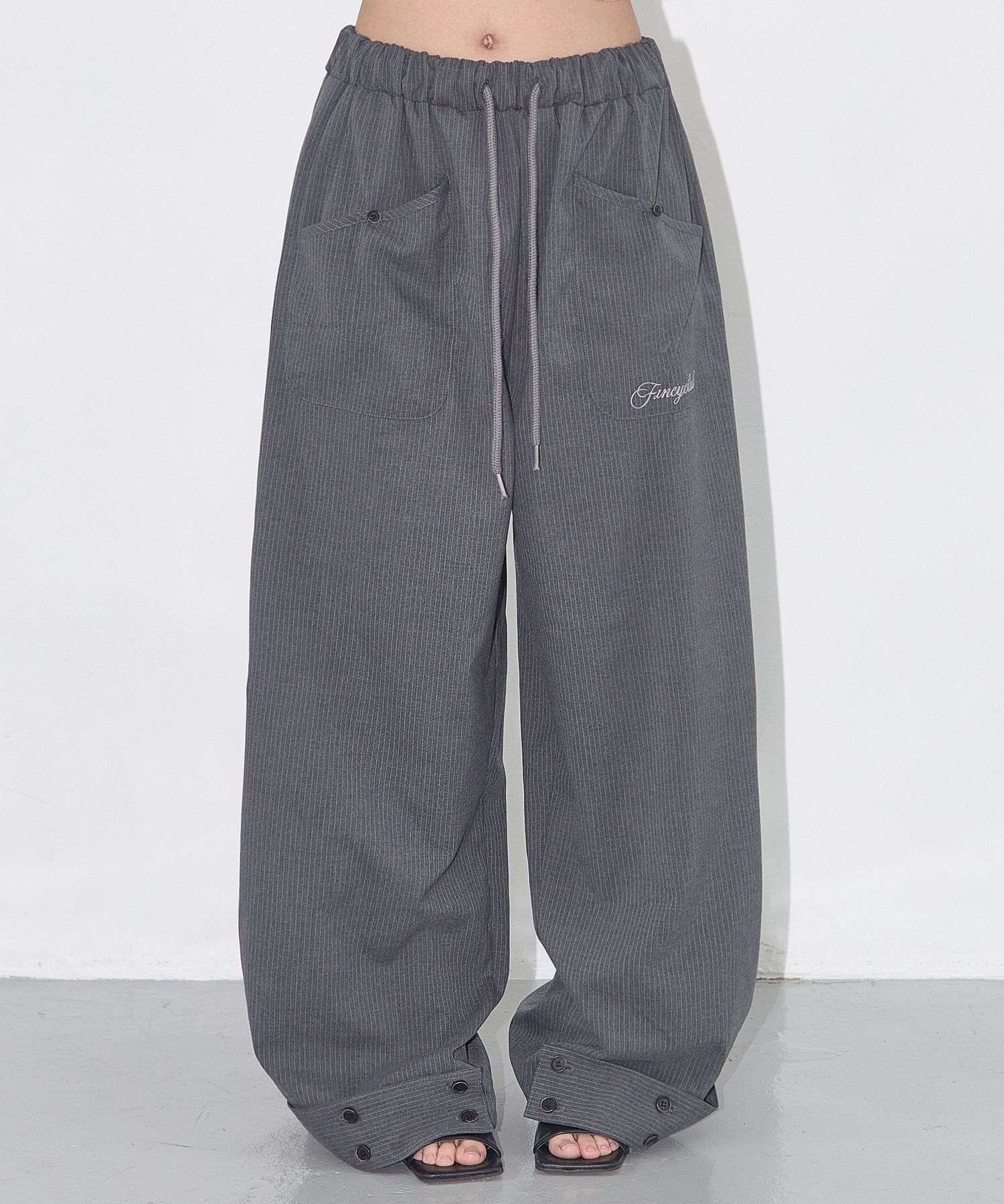 FANCY CLUB_Classic Button Banding Slacks (CHARCOAL) F25QD818