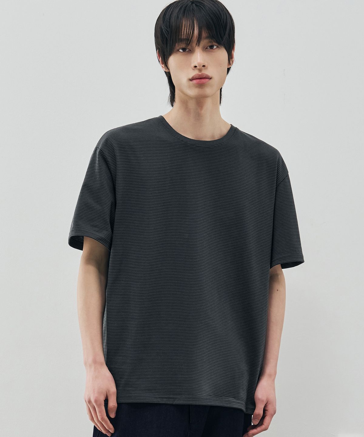 드로우핏(DRAW FIT) 스트라이프 하프 티셔츠 [CHARCOAL]