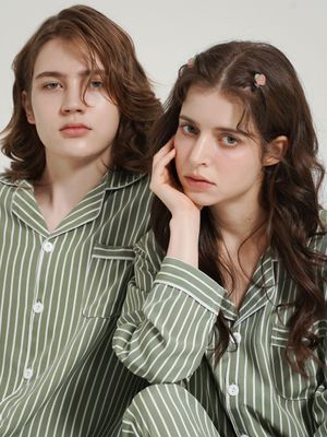 [2PACK] 커플용 소프트필 스트라이프 긴팔 카라 잠옷 상하의 세트