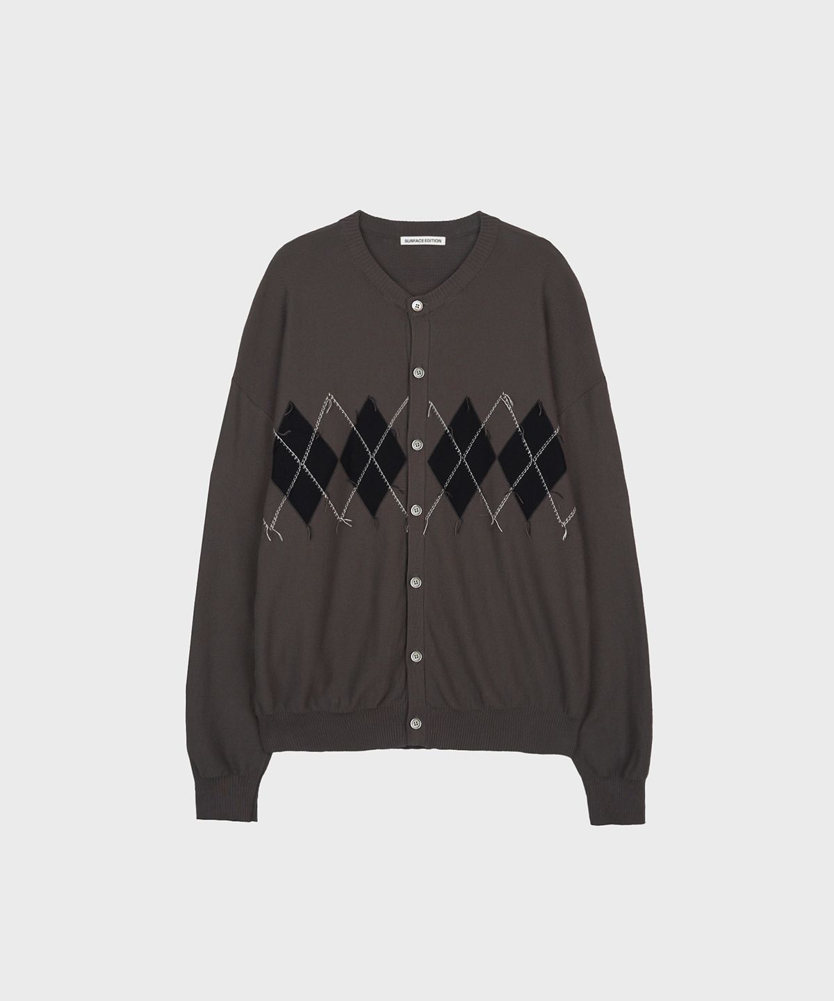 서피스에디션(SURFACE EDITION) INVERT ARGYLE KNIT CARDIGAN DARK GRAY