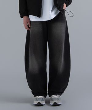 세미 벌룬 캣워싱 데님 팬츠 블랙