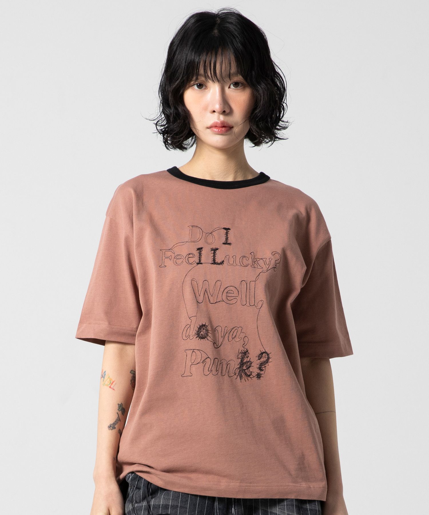 MUSINSA公式 | GLACK GT129 ダーティハリーライン刺繍Tシャツ (ピンク)