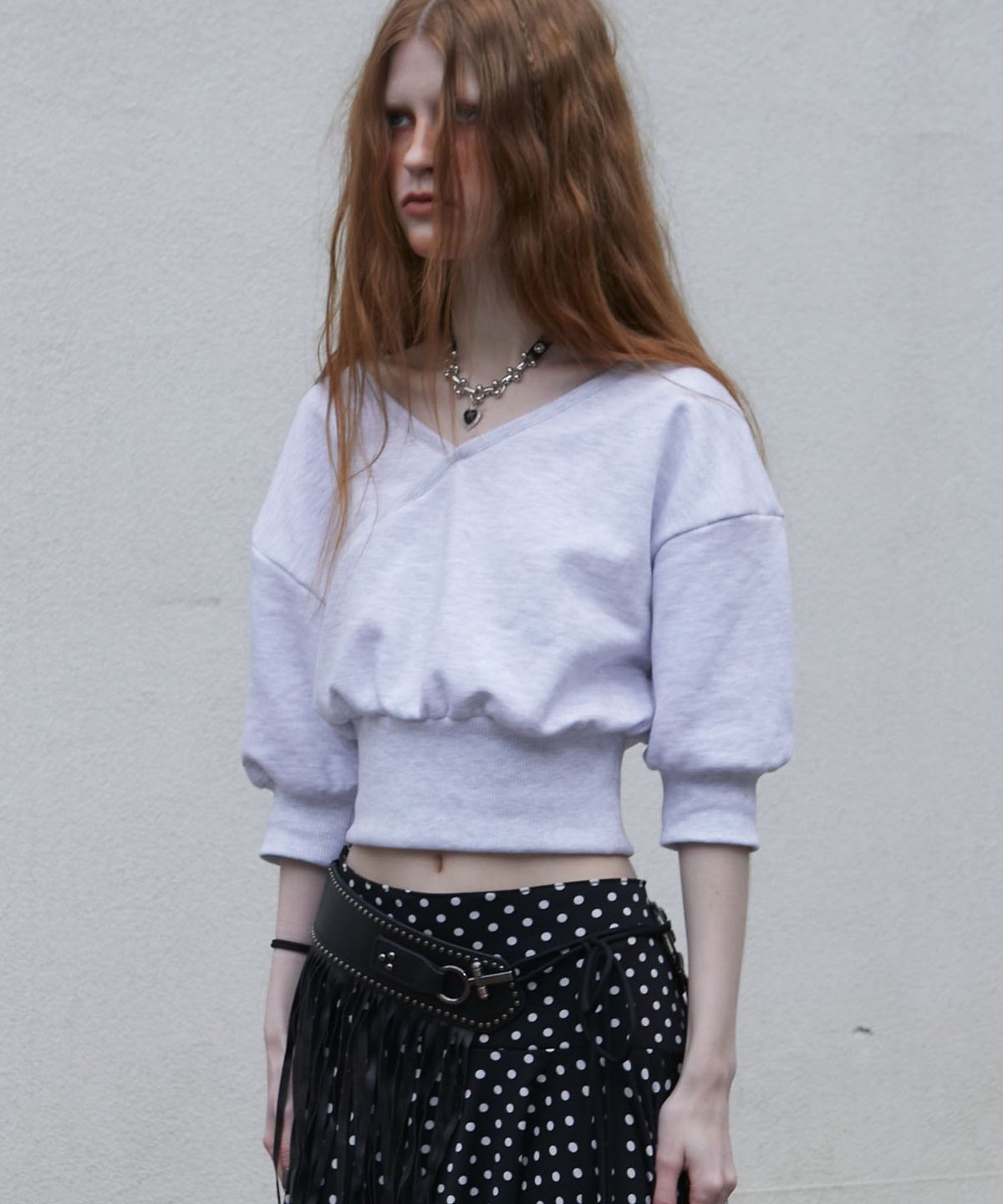 낫노잉(NOTKNOWING) Crossed Crop Sweatshirt (MELANGE WHITE)