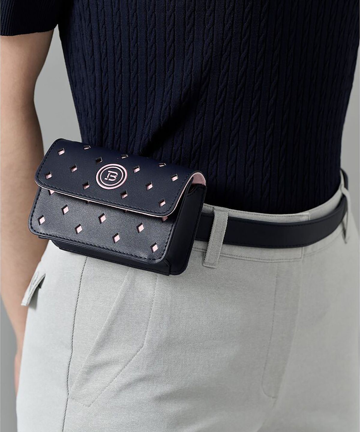 빈폴 액세서리(BEANPOLE ACCESSORY) 여성 그레이스 타공 벨트색 - 네이비
