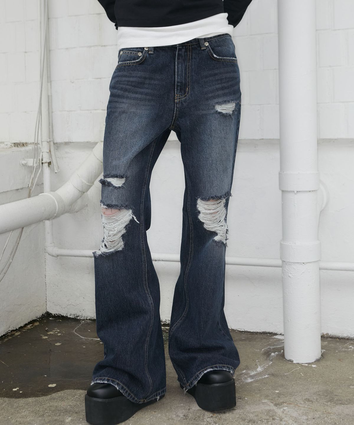 낫노잉(NOTKNOWING) Destroyed Flared Jean (DEEP BLUE)