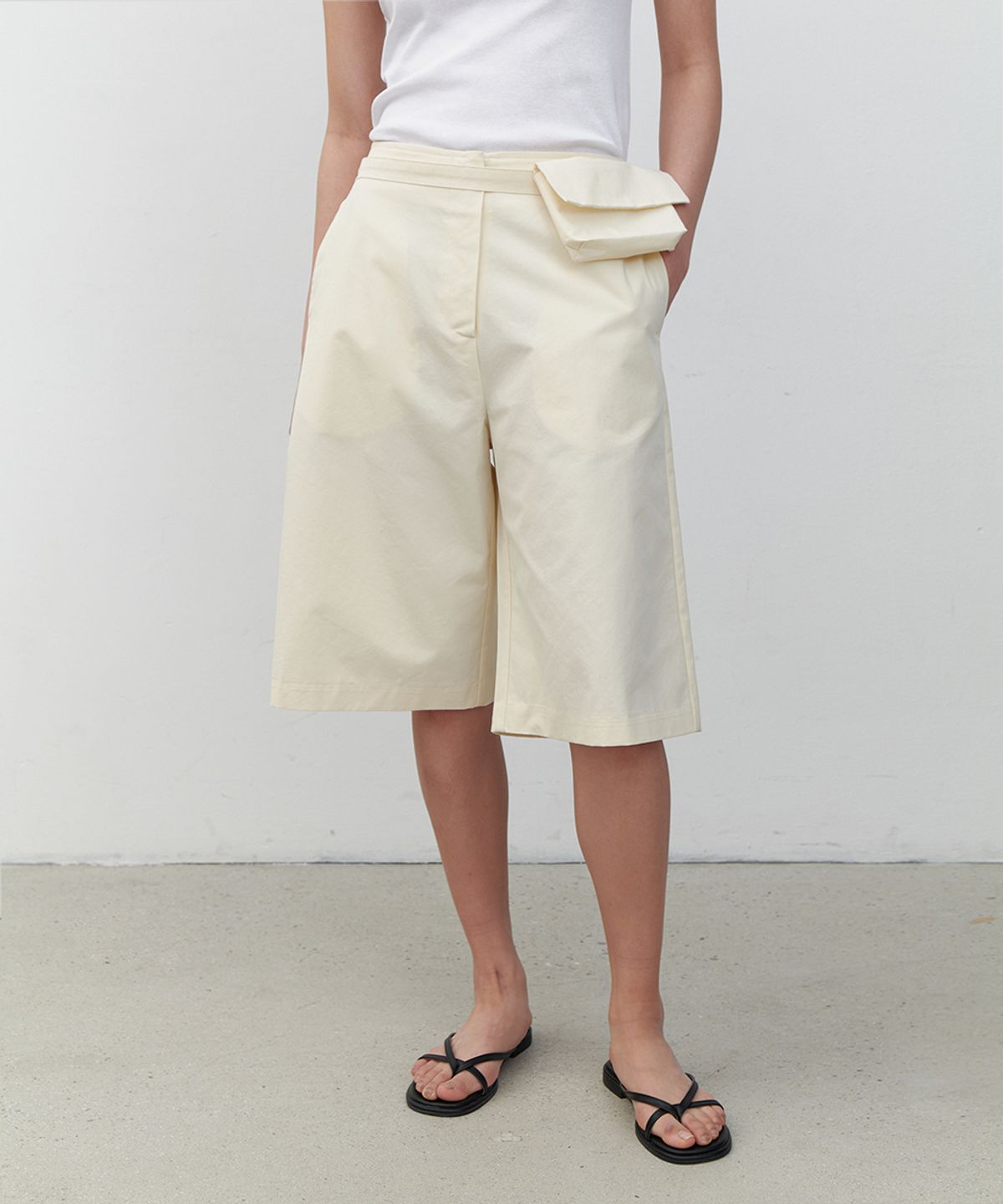 모헤(MOHAE) Classic bermuda pants _ ivory