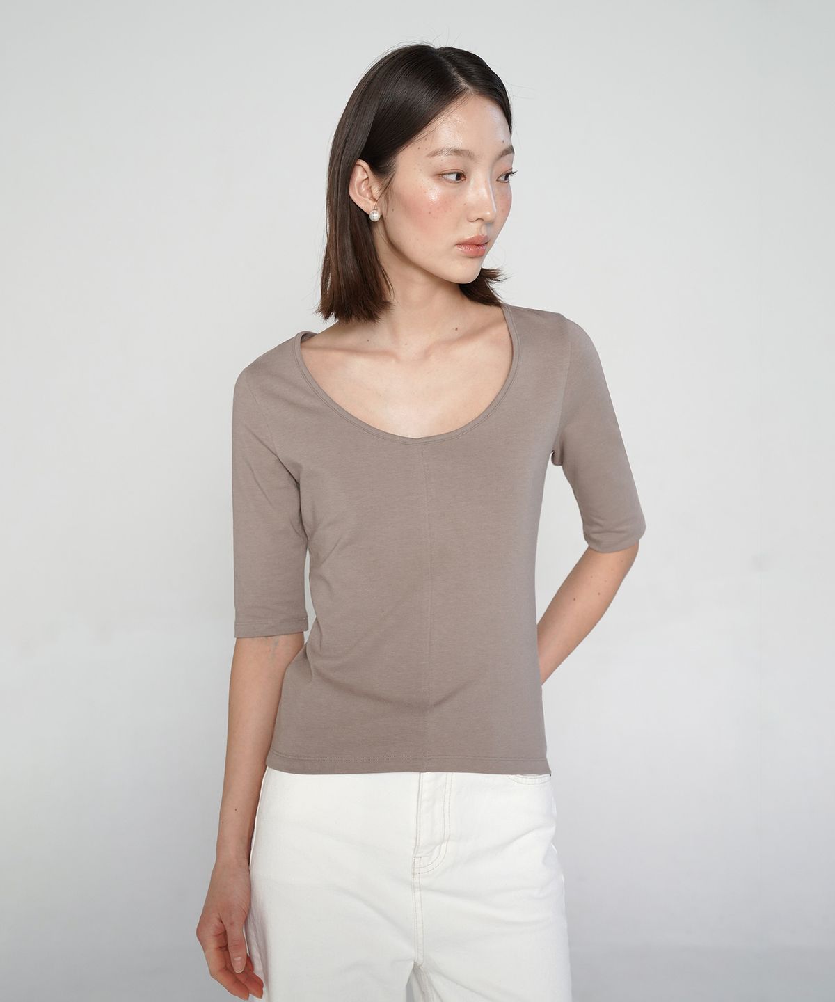 필로트(PELOTE) 딥 유넥 저지 탑 (세피아)