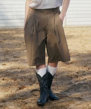 CN 투턱 버뮤다 팬츠 베이지_FR2WP10U