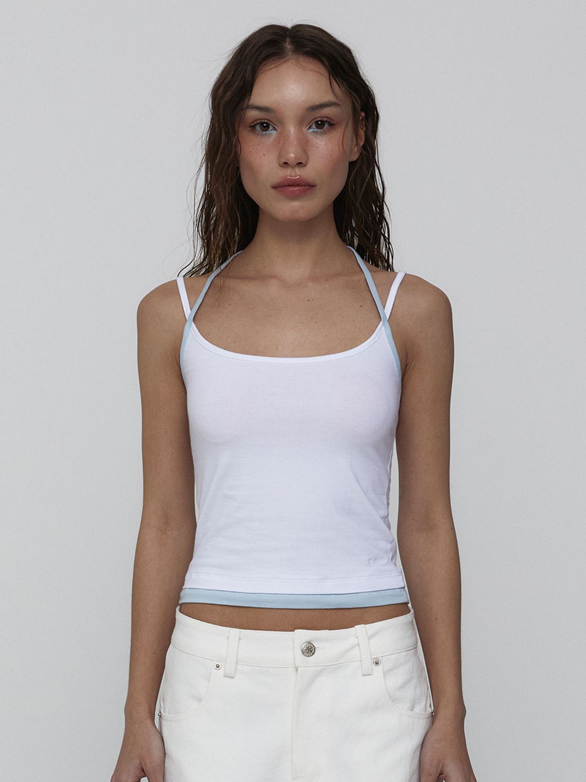 비수스(VISUS) Layered Halter Top_White