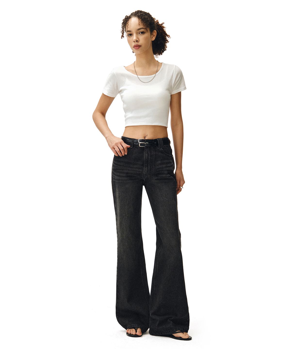 데케트 우먼(DECET WOMEN) Signature Semi Flared Jeans DCWPT002BlackB