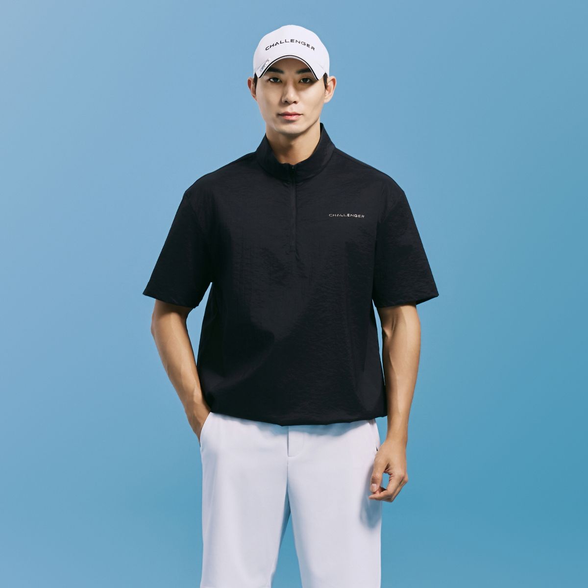 챌린저(CHALLENGER) 남성 크링클 나일론 스판 반집업 반팔 우븐탑 블랙
